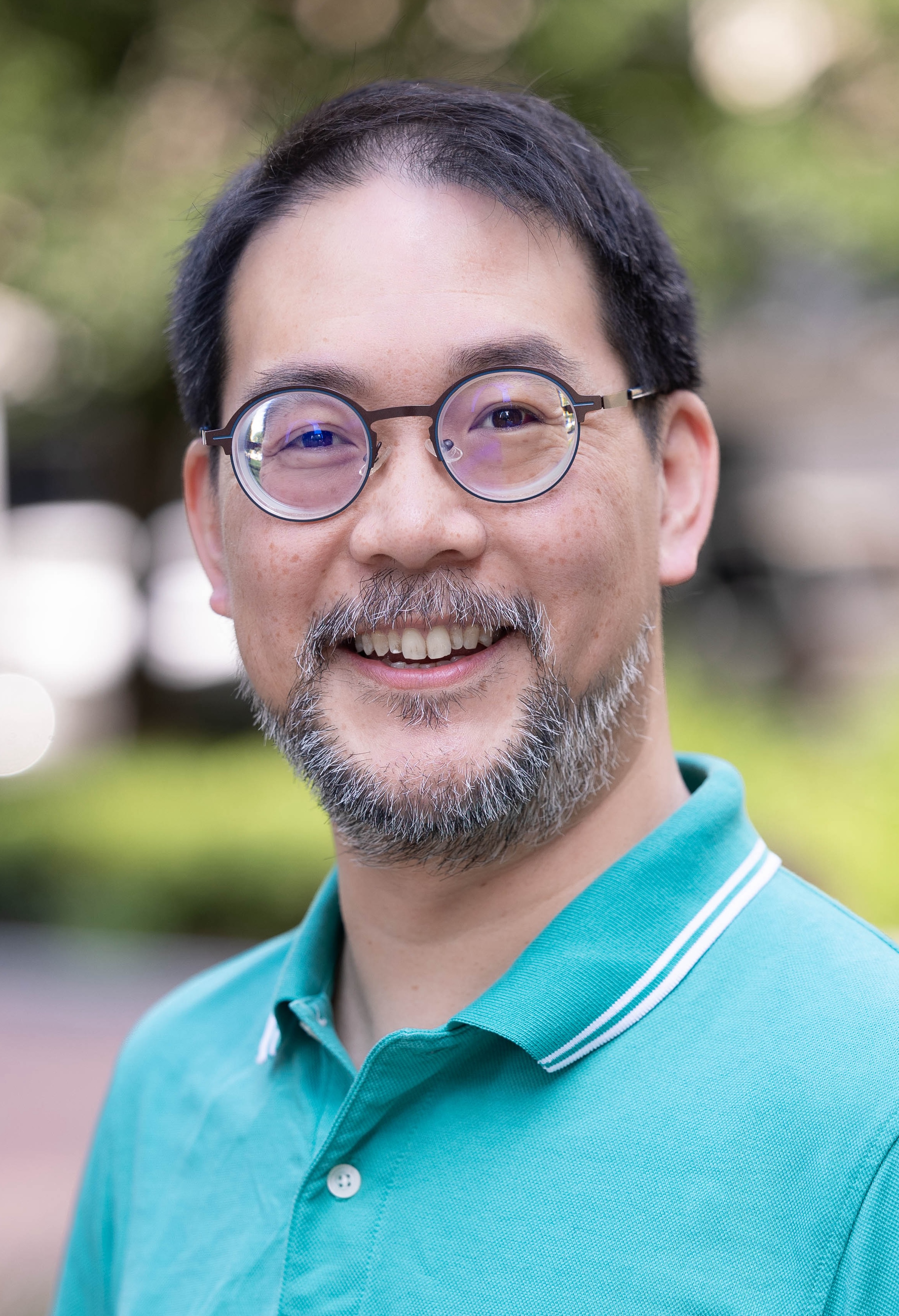 A photo headshot of Neil Chue Hong taken in 2024. (C) Scott Murphy for the Chan Zuckerberg Initiative.